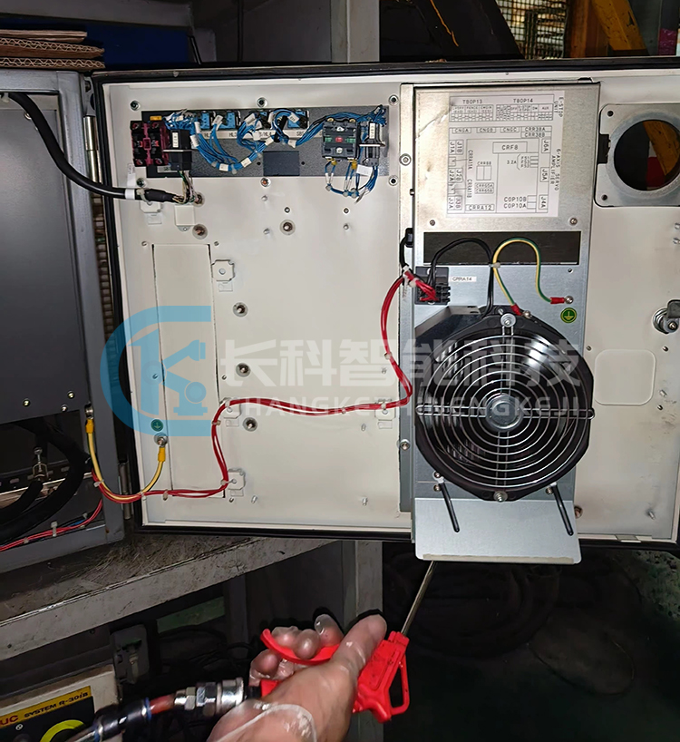 發(fā)那科大型機器人2000iB 165R 165F保養(yǎng) 發(fā)那科大型機器人2000iB 165R 165F保養(yǎng)